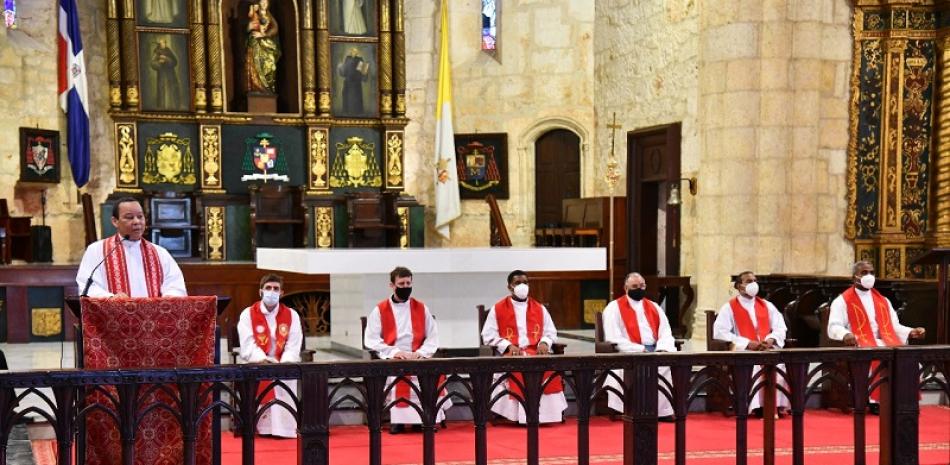 La liturgia se celebró en la Catedral de Santo Domingo y fue transmitida por diferentes redes sociales. Jorge Cruz / LD