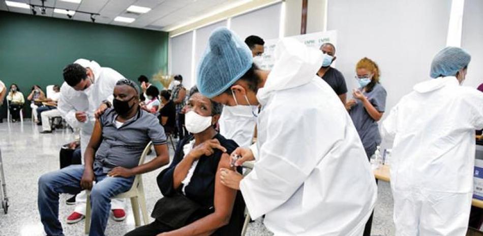 La vicepresidenta Raquel Peña dijo esperar que este mes llegue otro millón de vacunas para continuar ampliando el plan de inmunización. JOSÉ ALBERTO MALDONADO