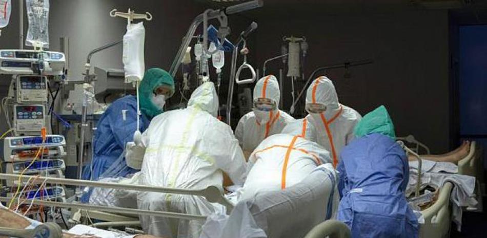 Hay 490 pacientes hospitalizados en camas regulares destinadas a pacientes afectados del virus. LISTÍN DIARIO