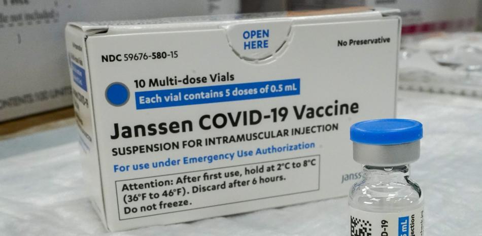 Esta fotografía muestra una dosis de la vacuna contra el coronavirus desarrollada por Johnson & Johnson, el jueves 8 de abril de 2021, en Nueva York.

Foto: AP/Mary Altaffer