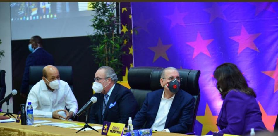 El presidente del PLD, Danilo Medina, encabezó la reunión.