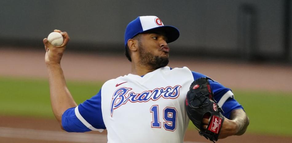 El lanzador dominicano Huáscar Ynoa tuvo una gran noche tirando un gran partido por poco más de cinco entradas con nueve ponche y además conectó su primer cuadrangular de por vida.