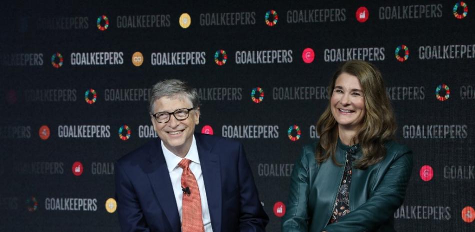 Bill Gates y su esposa Melinda Gates presentan el evento Goalkeepers en el Lincoln Center de Nueva York. Foto: Ludovic Marin/AFP.