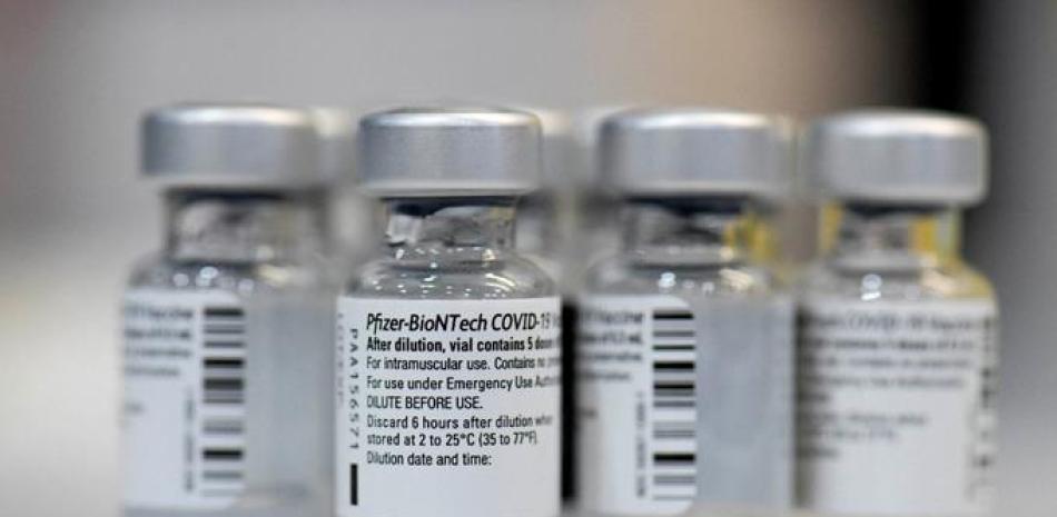 Dosis de la vacuna de Pfizer. THOMAS KIENZLE / AFP
