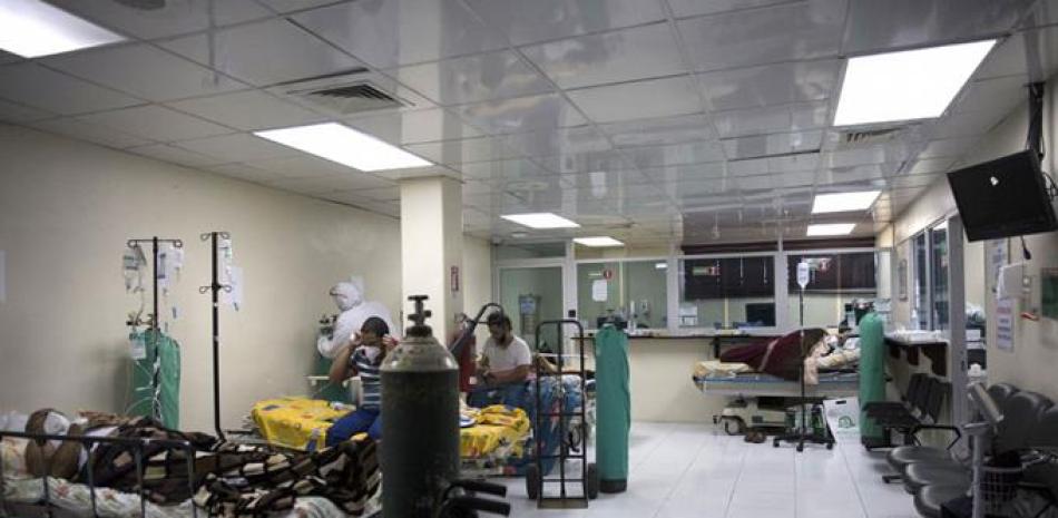 El uso de las Unidades de Cuidados Intensivos en clínicas continúa subiendo especialmente en la capital.