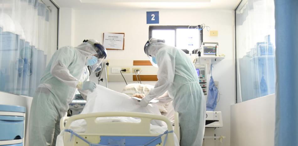 Los hospitales y clínicas siguen aumentando los internamientos por Covid.