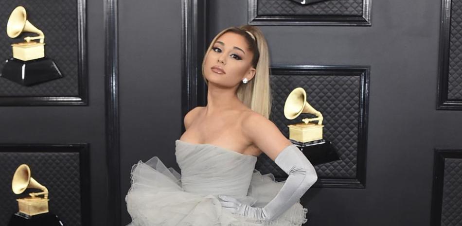 Ariana Grande durante la 62da entrega anual de los premios Grammy, el 26 de enero de 2020 en Los Ángeles. Un representante de la cantante confirmó que ésta se casó recientemente con el agente de bienes raíces Dalton Gomez. (Foto por Jordan Strauss/Invision/AP, Archivo)