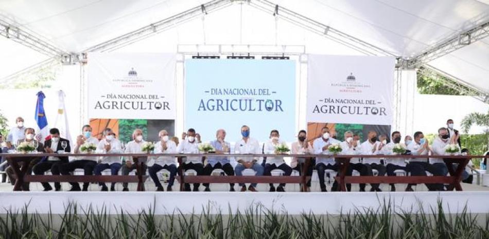El Presidente encabezó actos por el Día del Agricultor, en Moca, Espaillat. EXTERNA