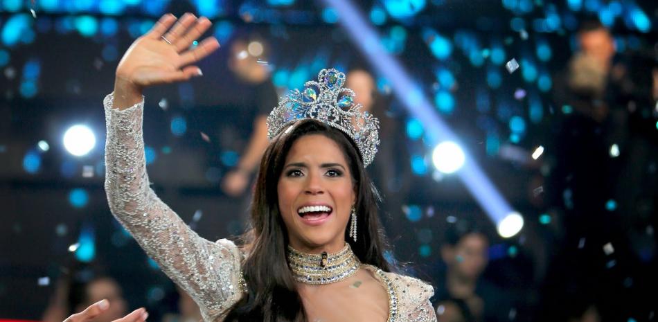 La dominicana Francisca Lachapel, que ahora tiene 32 años, ganó la corona de Nuestra Belleza Latina 2015, luego de conquistar la mayoría de los votos del público y obtuver la aprobación del jurado, gracias a su simpatía y a su gran talento.