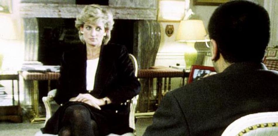 Lady Diana en la controvertida entrevista de la BBC con el periodista Martin Bashir. (20.11.1995).