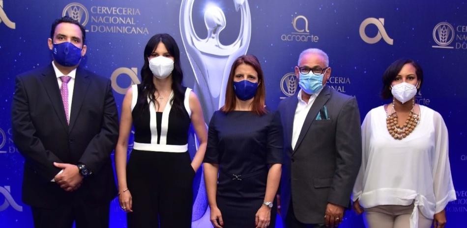 Danilo Ginebra, Cándida Hernández. Ana Figueiredo, Alexis Beltré y Zumaya Cordero.