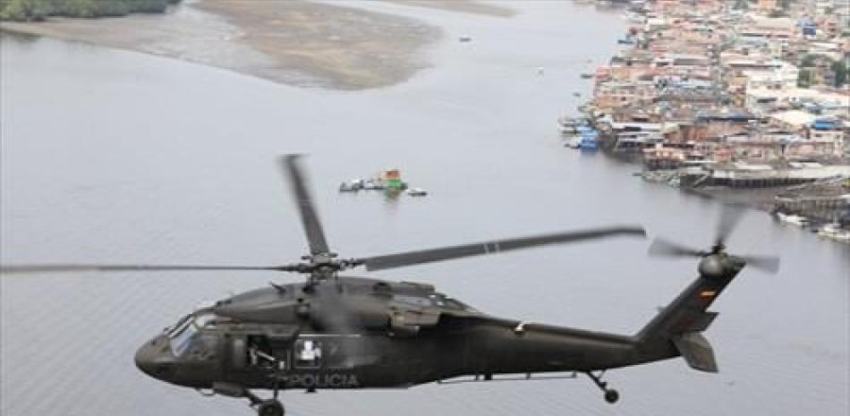 Helicóptero de la Policía Antinarcóticos de Colombia - POLICÍA ANTINARCÓTICOS DE COLOMBIA