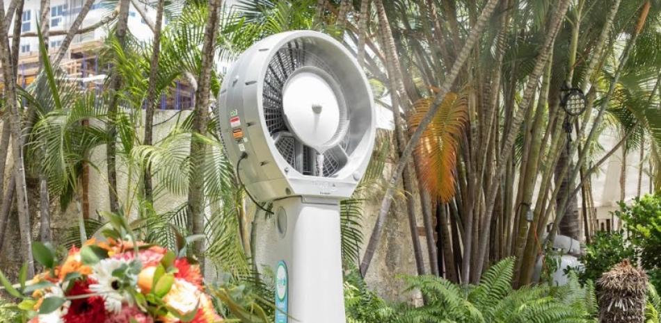 EcoJet es un ventilador que reduce la temperatura e hidrata el ambiente a través de la evaporización de agua. Silverio Vidal/Listín Diario