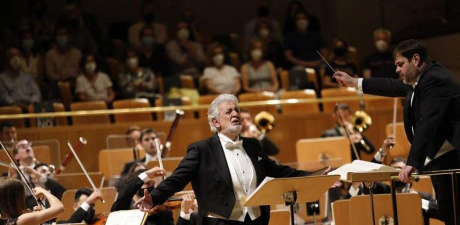 El tenor español Plácido Domingo recibió el aplauso y vítores del público de Madrid en el concierto ofrecido en el Auditorio Nacional.