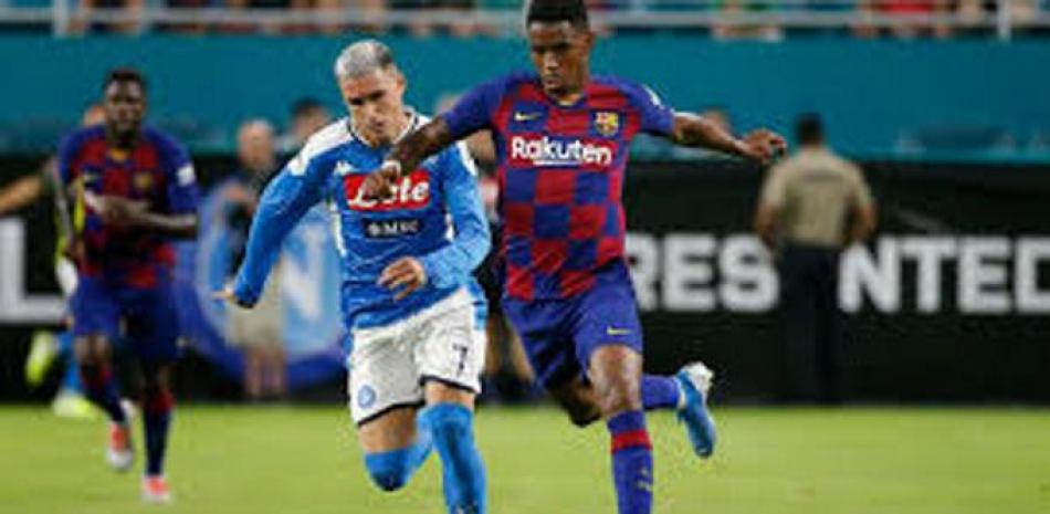 El dominico-español Junior Filpo conduce el balón en uno de los tantos encuentros en que ha visto acción con el Barcelona en la élite del fútbol europeo.