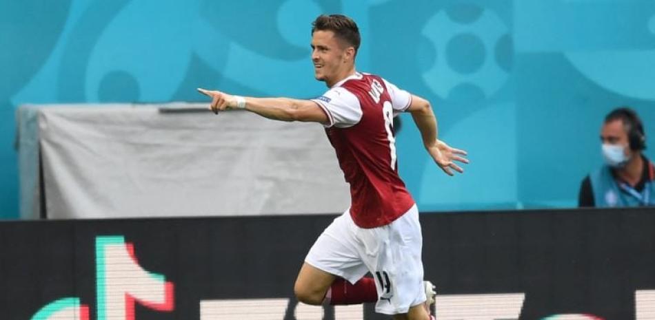 Christoph Baumgartner, de Austria, celebra el gol de la victoria para su equipo frente a Ucrania en la Eurocopa de fútbol.