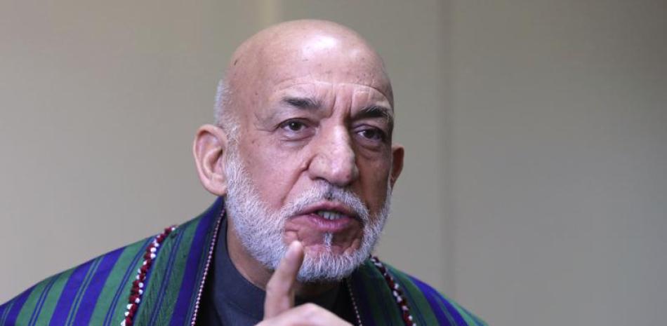 El expresidente de Afganistán Hamid Karzai en una entrevista con The Associated Press en su casa en Kabul, el 20 de junio de 2021. (AP Foto/Rahmat Gul)