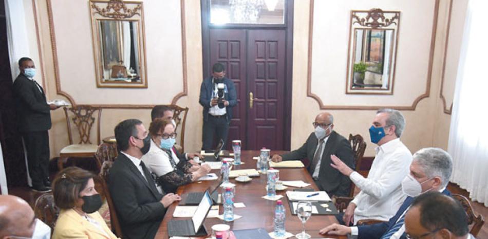 La reunión de los miembros del CNM con la participación del presidente Luis Abinader.