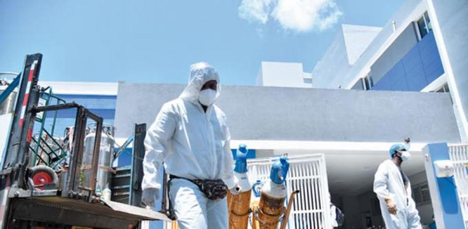 En Unidades de Cuidados Intensivos (UCI) hay 394 pacientes y 267 conectados a ventiladores. ARCHIVO / LD