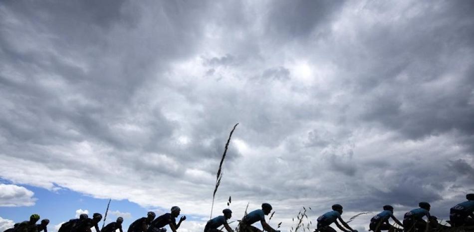 El pelotón del Tour de Francia durante la cuarta etapa, el martes 29 de junio de 2021.