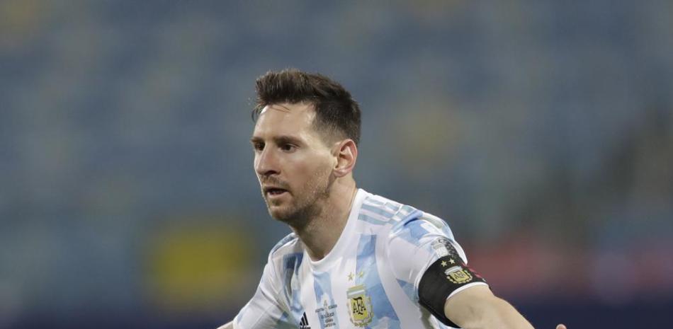 Lionel Messi, de la selección de Argentina, festeja tras marcar el tercer tanto ante Ecuador en un duelo de cuartos de final de la Copa América.