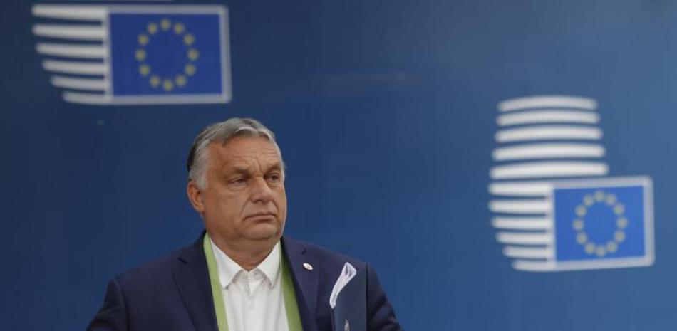 El primer ministro de Hungría, Viktor Orban, sale de una cumbre de la Unión Europea en el edificio del Consejo Europeo en Bruselas, el viernes 25 de junio de 2021. (AP Foto/Olivier Matthys, Pool)