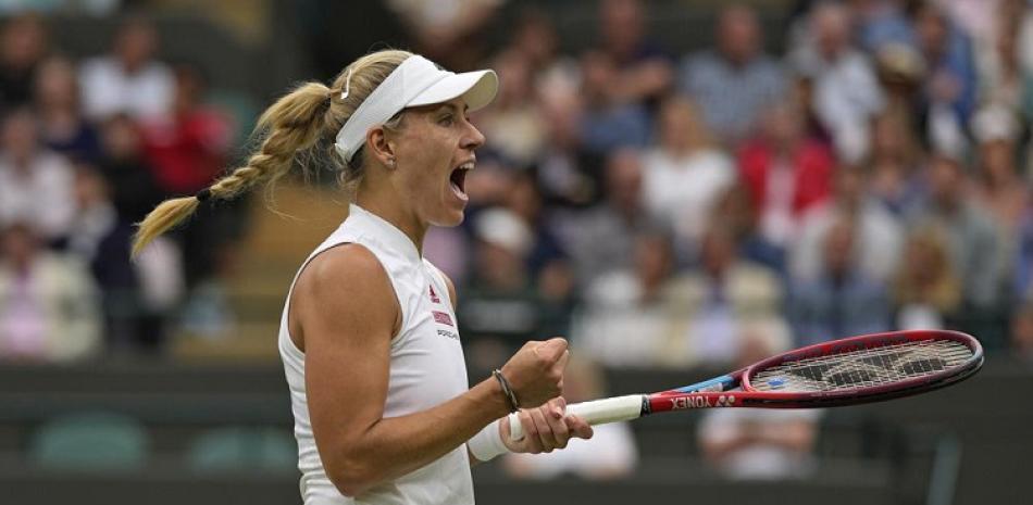 Angelique Kerber celebra tras derrotar a Karolina Muchova en los cuartos de final de Wimbledon.