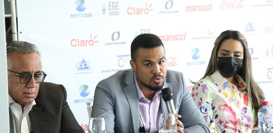 José Gómez Frías, gerente del equipo dominicana de béisbol, ofrece los detalles de la escuadra que participará en los Juegos Olímpicos.