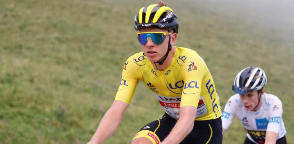 Tadej Pogacar aparece en acción durante la etapa número 17 del Tour de Francia, este miércoles en el Col du Portet.