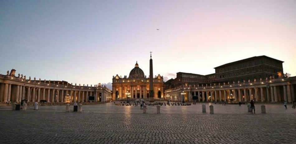 El Vaticano publicó este sábado por primera vez el presupuesto anual de un departamento clave que gestiona propiedades e inversiones, días antes del inicio de un juicio sobre una polémica inversión en Londres.