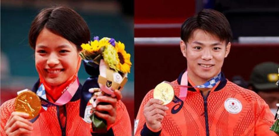 Los hermanos Hifumi y Uta Abe posan con sus medallas tras ganar el oro