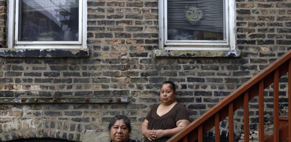 Illinois y otros estados gobernados por los demócratas están ampliando su seguro de salud para incluir a inmigrantes adultos, incluso ancianos, que se encuentran en el país sin autorización. Foto AP