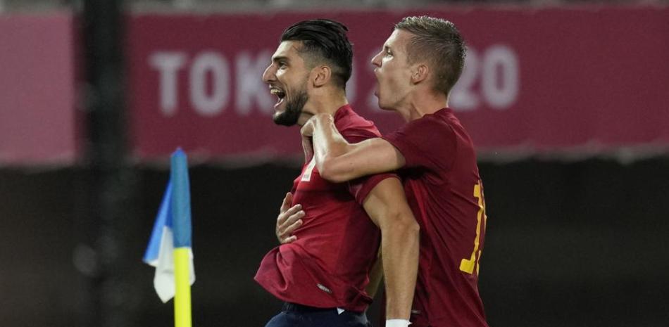 El español Rafa Mir (9) celebra al anotar el segundo gol de su equipo contra Costa de Marfil en un partido por los cuartos de final del fútbol de los Juegos Olímpicos 2020.