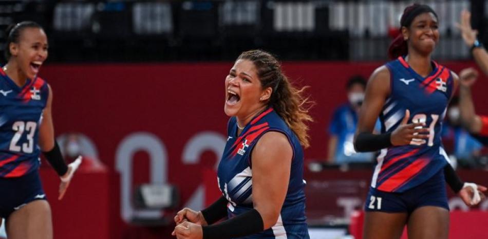 Prisilla Rivera, capitana del equipo de voleibol dominicano, reacciona durante un momento del partido frente a Japón en la ronda preliminar de los Juegos Olímpicos.