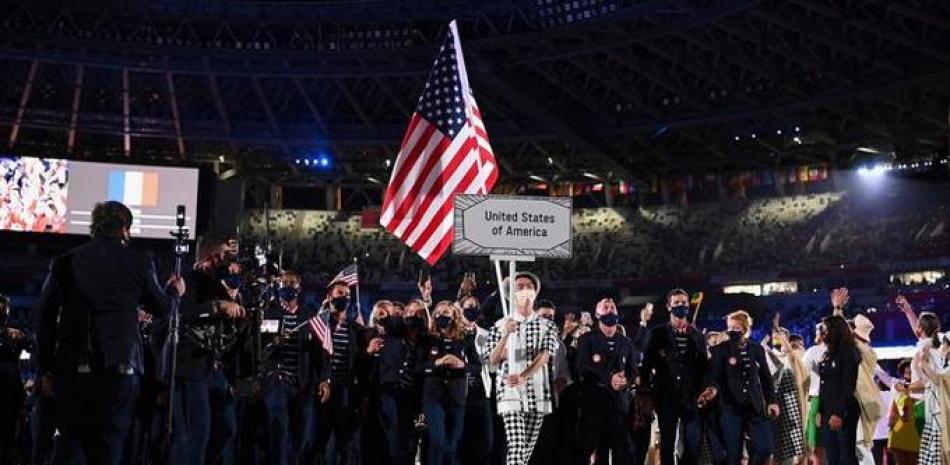 Parte de la delegacion de Estados Unidos durante la ceremonia de clausura en la que conquistaron los Juegos Olìmpicos
