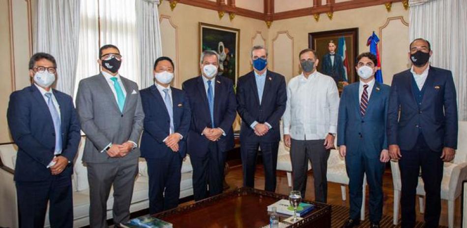 El presidente Luis Abinader encabezó la reunión de sus funcionarios con los ejecutivos del BCIE.