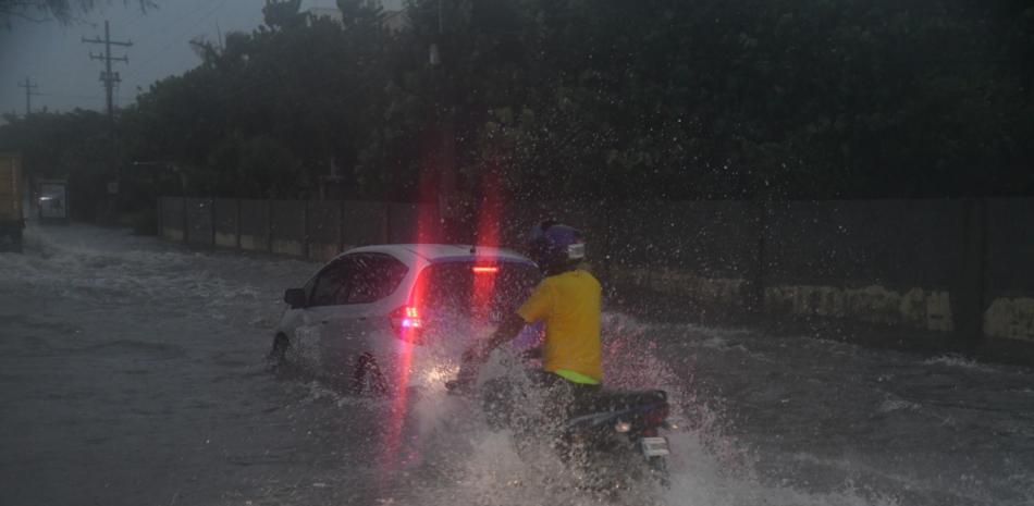 Imagen tomada el miércoles 11 de agosto cuando Fred dejó sus efectos en República Dominicana. Foto: Jorge Cruz/ Listín Diario.