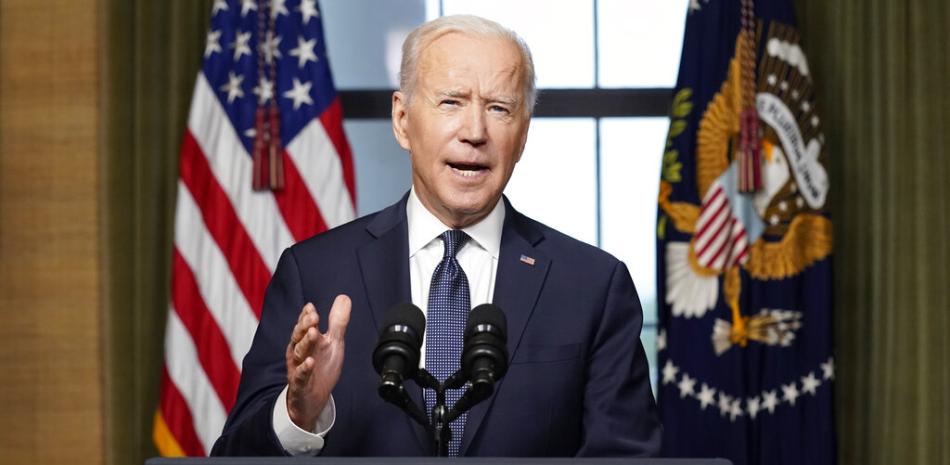 En esta fotografía de archivo del 14 de abril de 2021, el presidente Joe Biden habla en la Casa Blanca acerca del retiro de las tropas estadounidenses restantes de Afganistán.

Foto: AP/Andrew Harnik, Pool