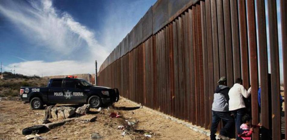 Un tramo de la frontera entre Estados Unidos y México, donde Trump planea construir un muro.HERIKA MARTINEZ / AFP