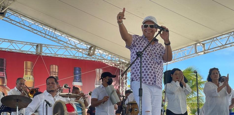 Fernando Villalona tuvo una presentación especial el sábado en el área de la playa de Hard Rock.