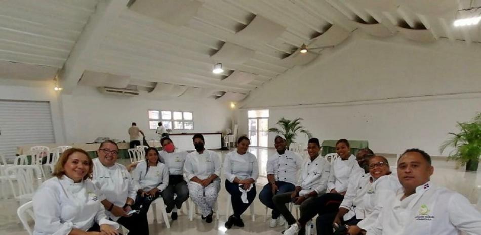 Doce chefs de la ACD Asociación Culinaria Dominicana tendrán la responsabilidad de realizar los cooking shows y degustaciones para el público asistente. Foto cortesía de la asociación