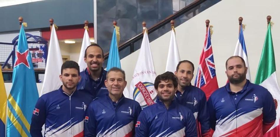 Integrantes de la selección dominicana en la rama masculina, que participa en la justa de boliche en Guatemala.