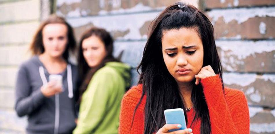 La mitad de los adolescentes, según el estudio, únicamente accede a internet a través del celular. ARCHIVO/LISTÍN DIARIO