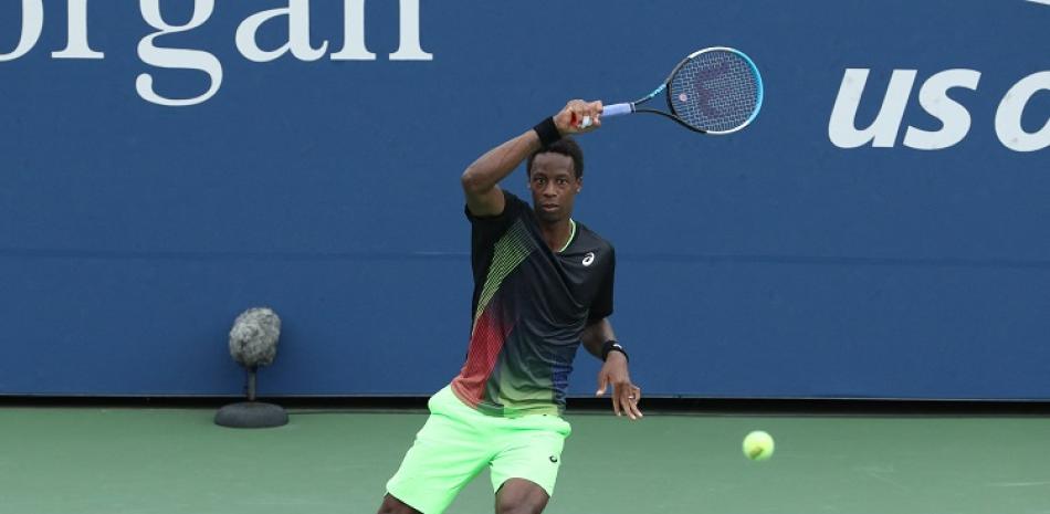 Gael Monfils aparece en acción durante la primera ronda del US Open frente a Federico Coria.