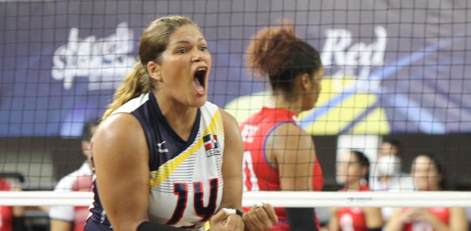 Priscilia Rivera reacciona luego de marcar un punto en el choque que este martes las reinas vencieron a Puerto Rico en la final