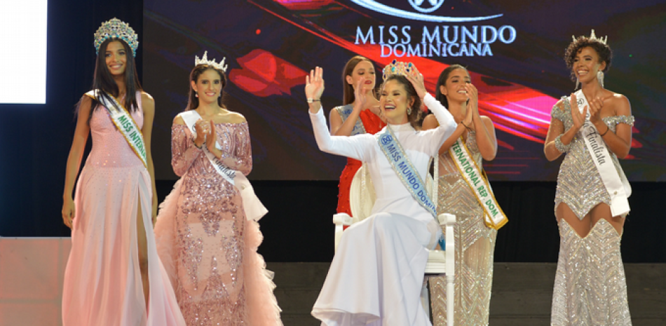 Emmy Peña representará al país en la edición 70 del certamen Miss Mundo el 16 de diciembre en el Coca-Cola Music Hall de San Juan, Puerto Rico. FUENTE EXTERNA