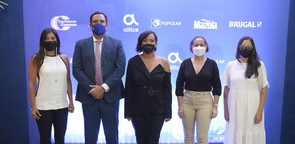 Maite´ Hernández, Danilo Ginebra, Zumaya Cordero, Katia NunÞez y Alyssa Aquino./Cortesia de los organizadores.