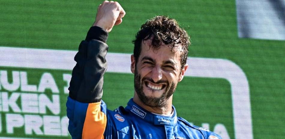 Daniel Ricciardo festeja con un gran gesto el triunfo alcanzado este domingo en Monza
