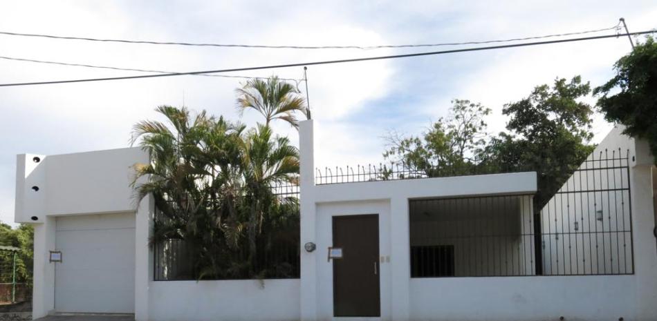 La lotería de México está regalando como premios propiedades incautadas a los narcotraficantes, entre ellas una casa que perteneció a Joaquín "El Chapo" Guzmán. (AP Foto/Fernando Llano)