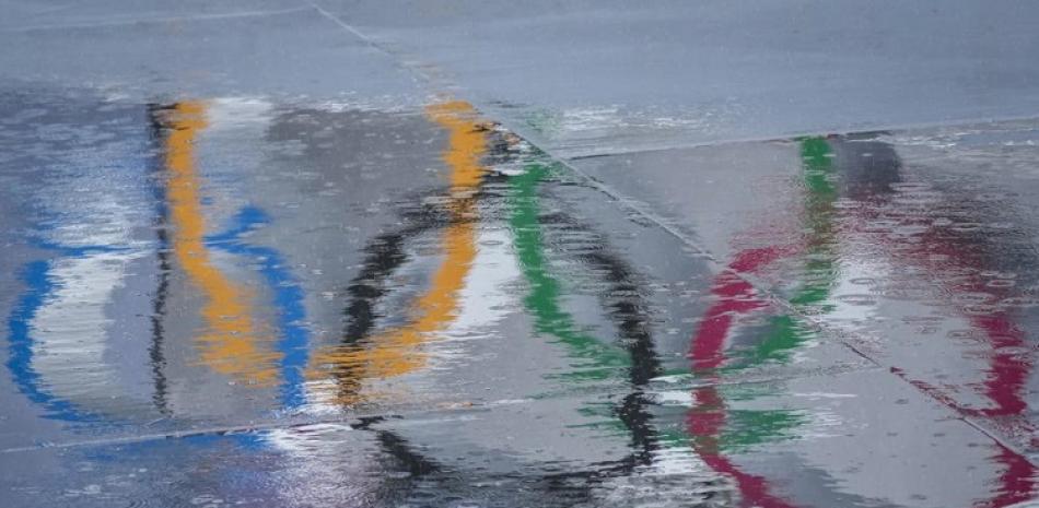 El reflejo de los anillos olímpicos en la pista de BMX de los Juegos Olímpicos de Tokio.
